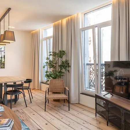 Spacious Modern Appartments In The Heart Of شقة *